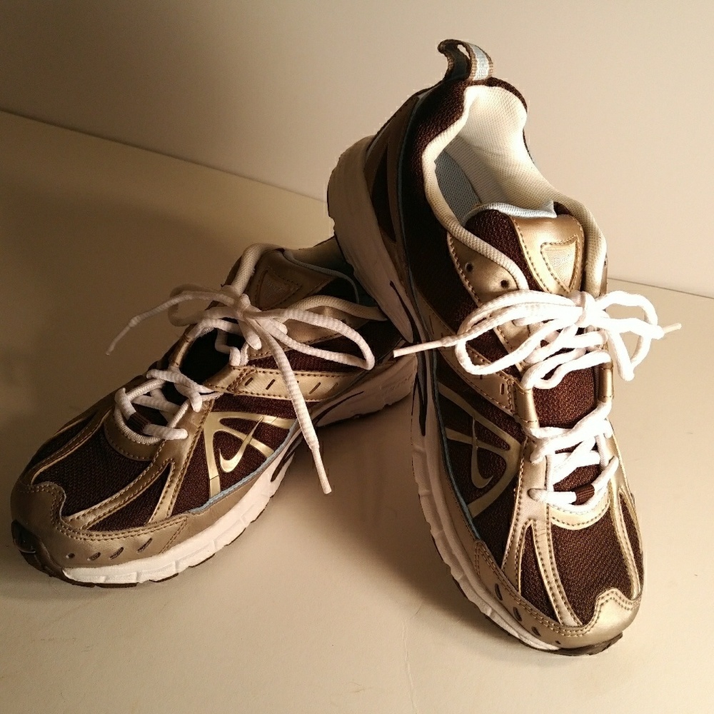 Nike  Dart VI Women's Size 8.5